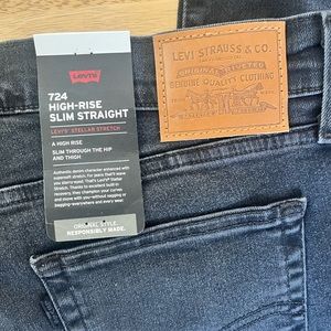 Levi’s 724 high rise slim straight jeans- brand new with tags